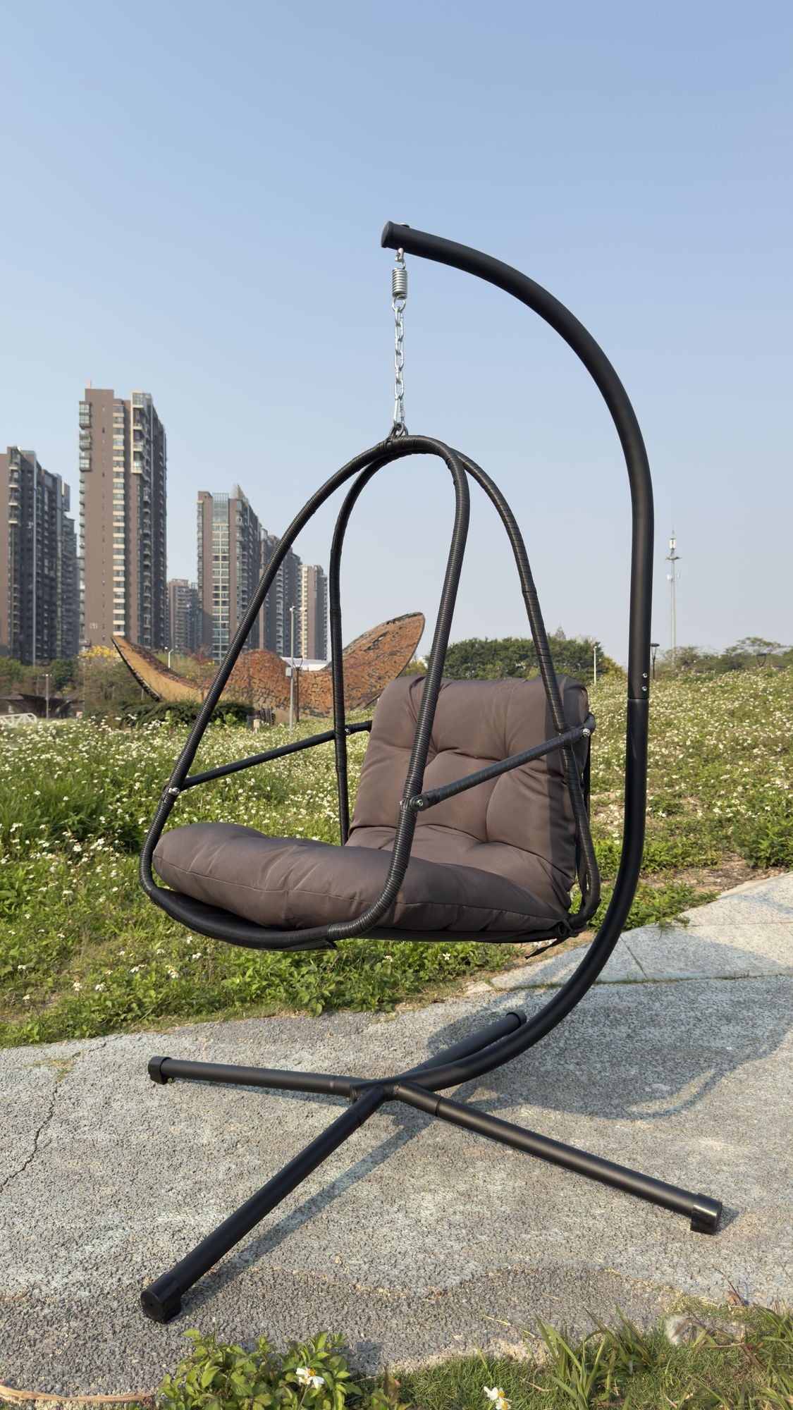 524125741
